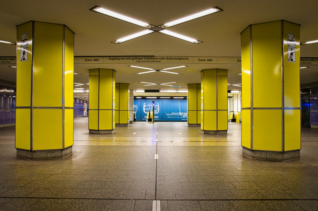 Eingangshalle U-Bahn Station Jungfernstieg