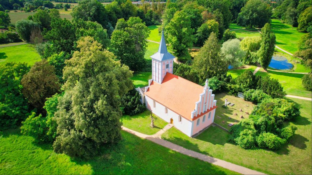 Dorfkirche Schlosspark Criewen