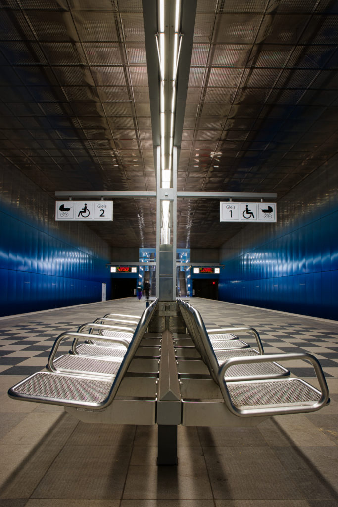 Sitzmöglichkeit U-Bahn Überseequartier