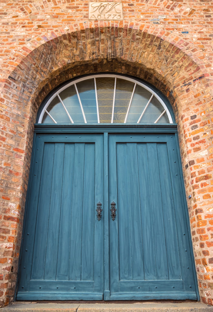 Tür in der Alfstraße in Lübeck